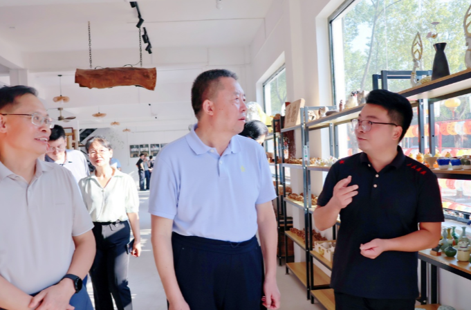 毛万春在郴州市调研