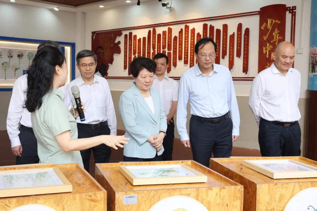 吴桂英：广泛凝聚促进学生身心健康合力