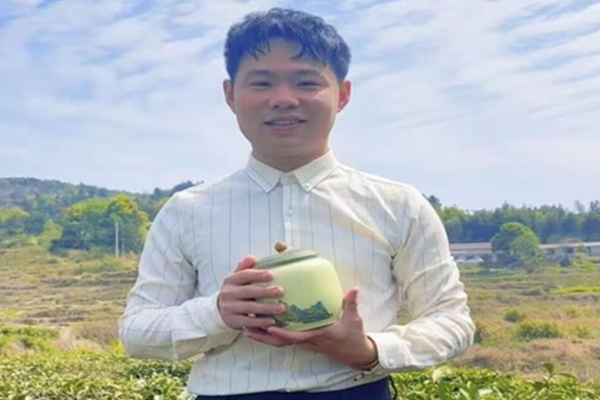 湖南环境生物职院：创新“直播电商+文旅服务”  这名大学毕业生化身乡村“追梦人”